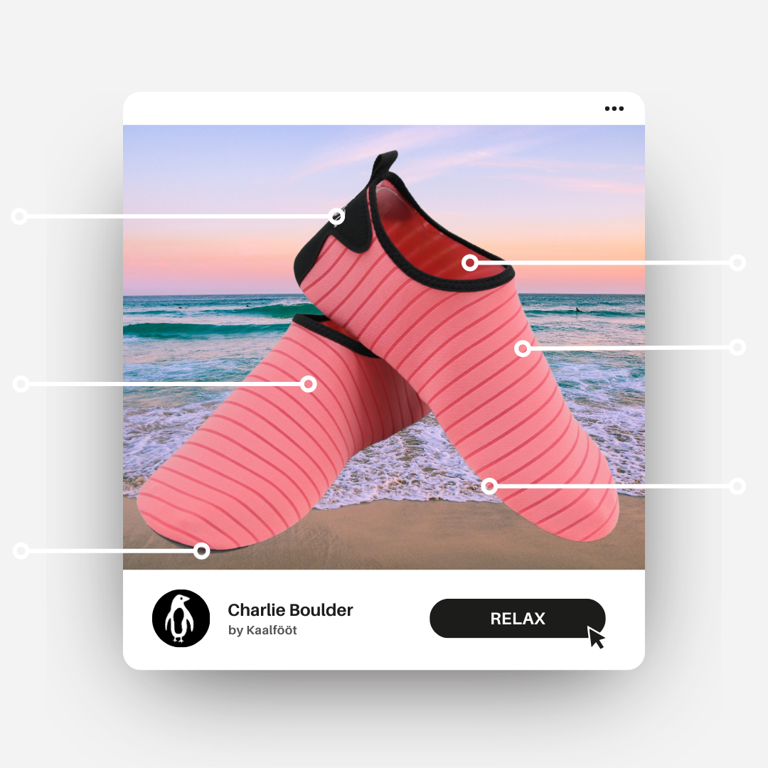 Coral Kaalfööt Kicks posed by the ocean